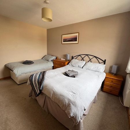 Taigh Nam Piobaireach Apartment Balivanich Bagian luar foto
