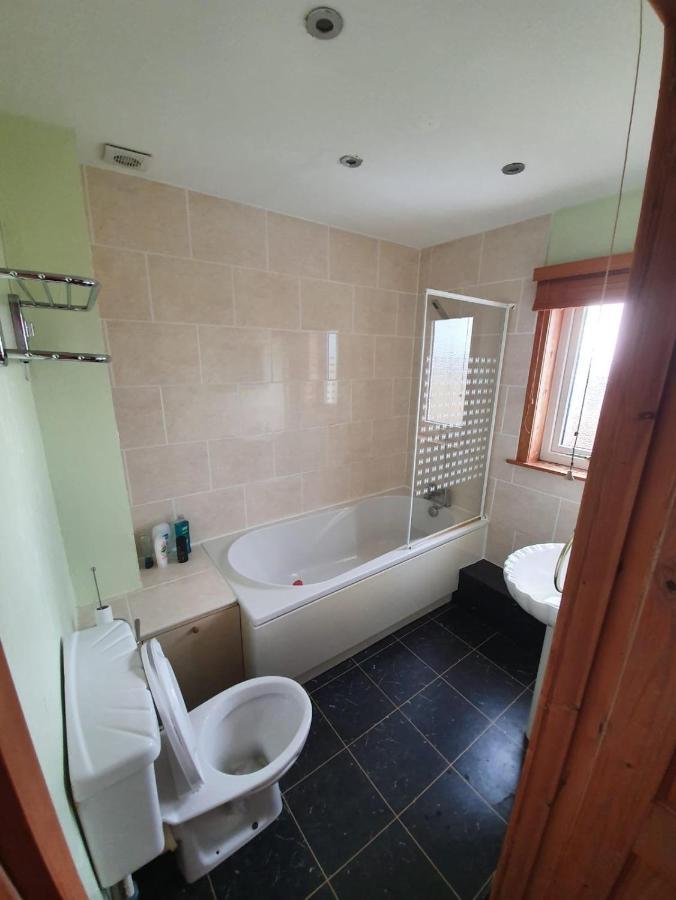 Taigh Nam Piobaireach Apartment Balivanich Bagian luar foto